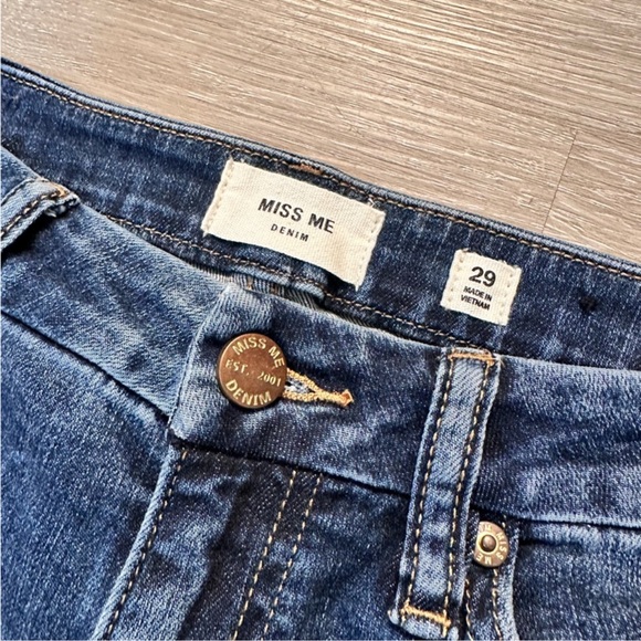 MISS ME High-Rise Flare Leg - Size 29 - Picture 7 of 13